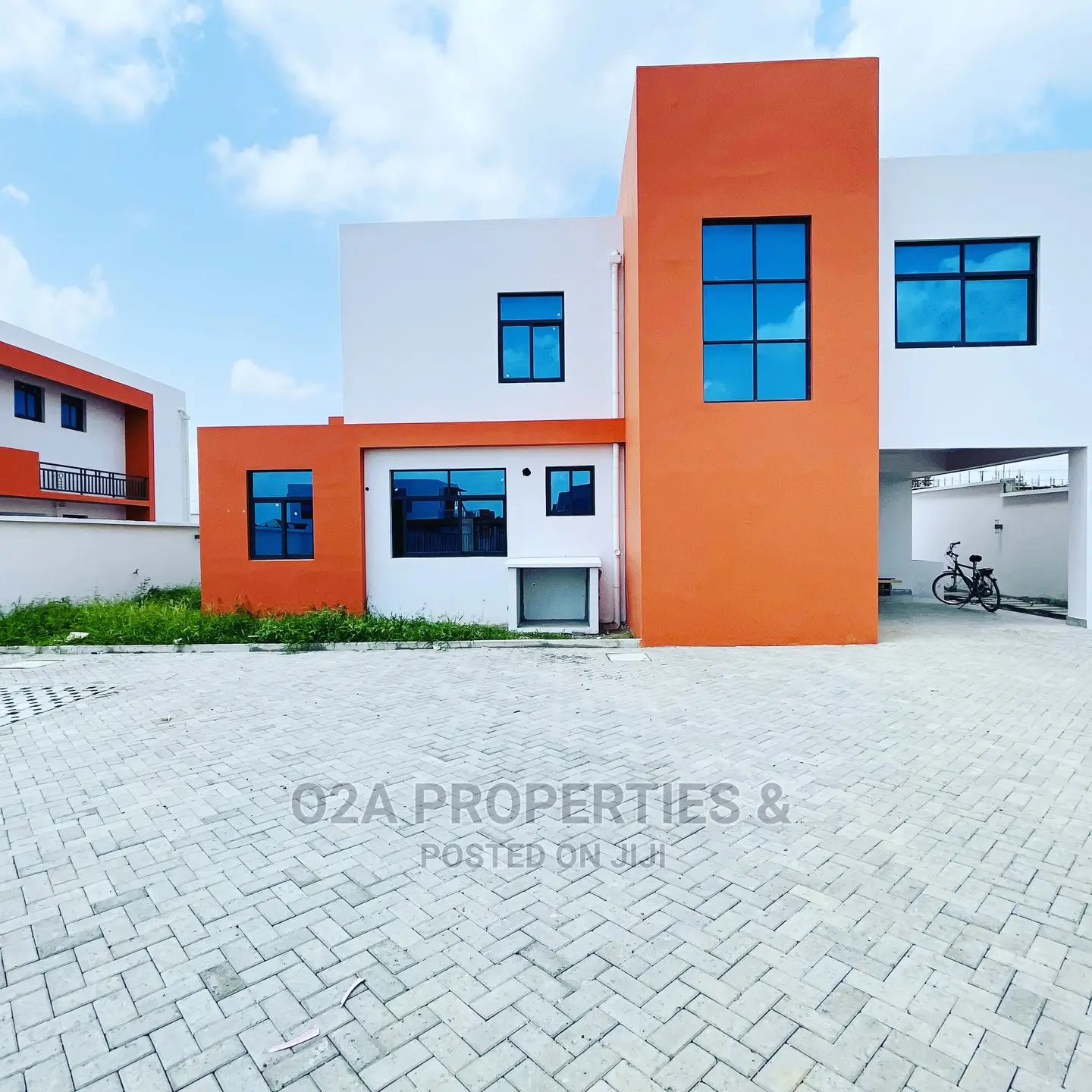 5bdrm House in School Junction for Sale in School Junction