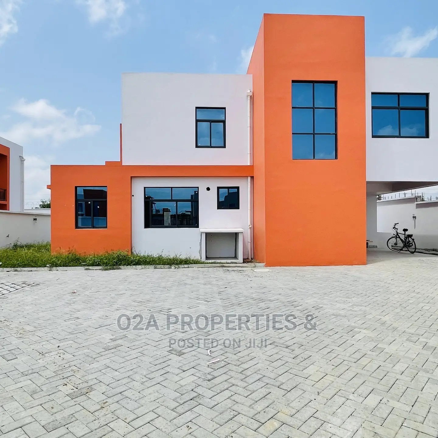 5bdrm House in School Junction for Sale in School Junction