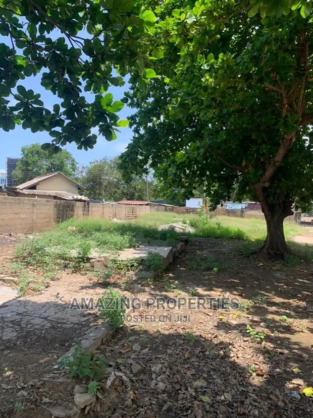One Half Plots at Dzorwulu With Buildin in Dworwulu