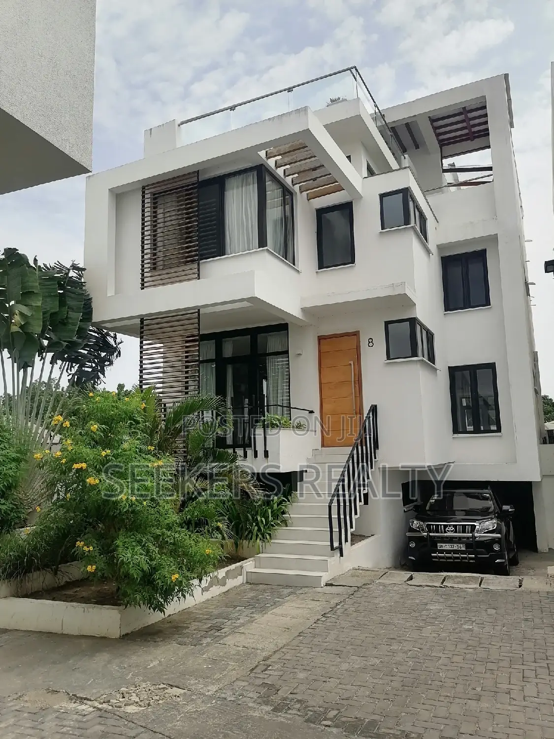 5bdrm Townhouse/Terrace in Seekers Realty, Cantonments for Sale in Cantonments