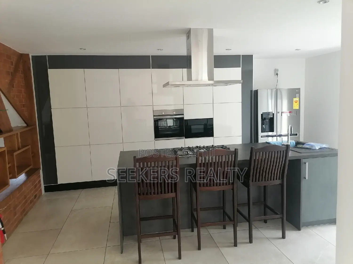 5bdrm Townhouse/Terrace in Seekers Realty, Cantonments for Sale in Cantonments