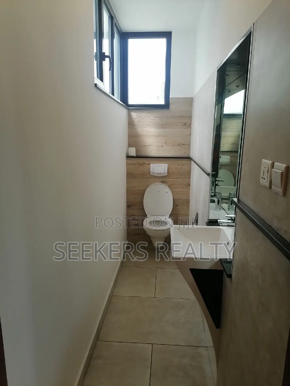 5bdrm Townhouse/Terrace in Seekers Realty, Cantonments for Sale in Cantonments