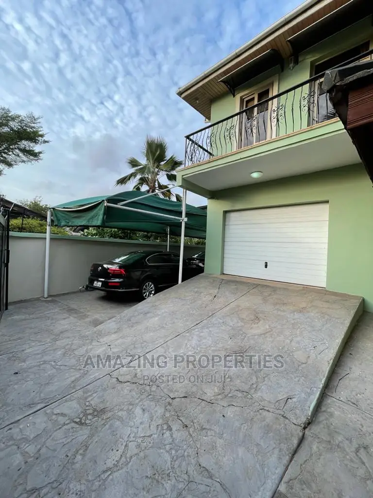 Furnished 4bdrm House in 4 Bedrooms House for Sale in Labone