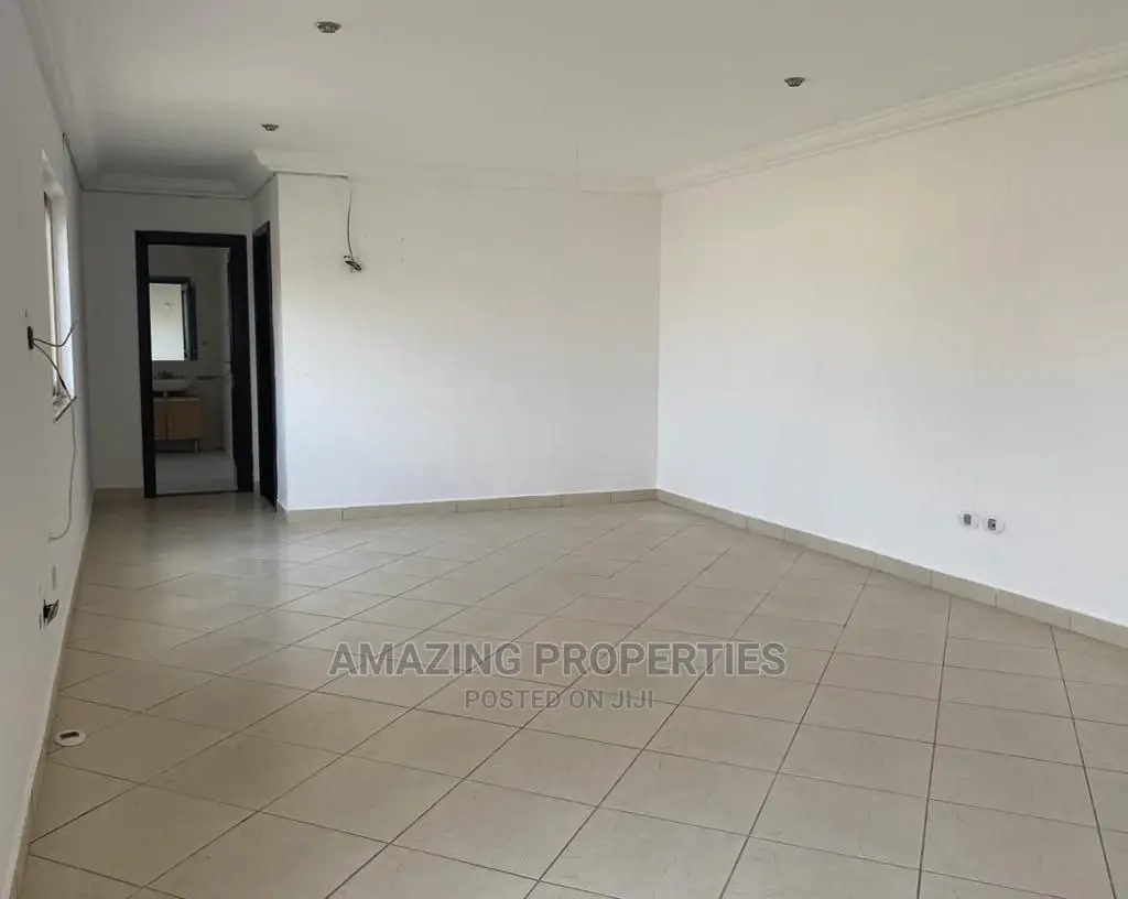 Furnished 4bdrm House in 4 Bedrooms House for Sale in Labone