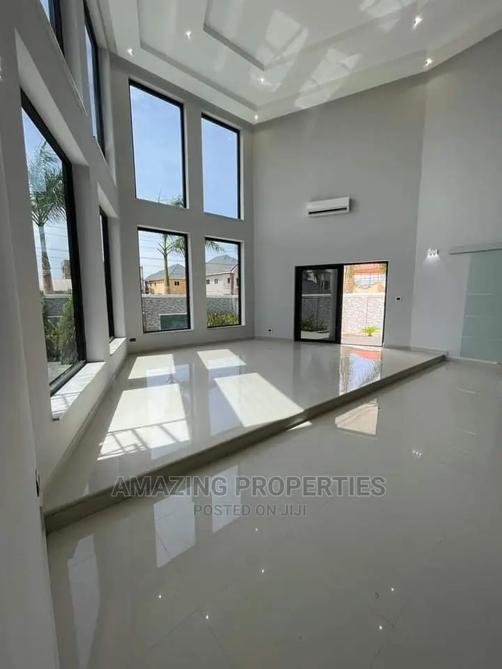 5bdrm House in for Sale 5 Bedroom for Sale in East Legon