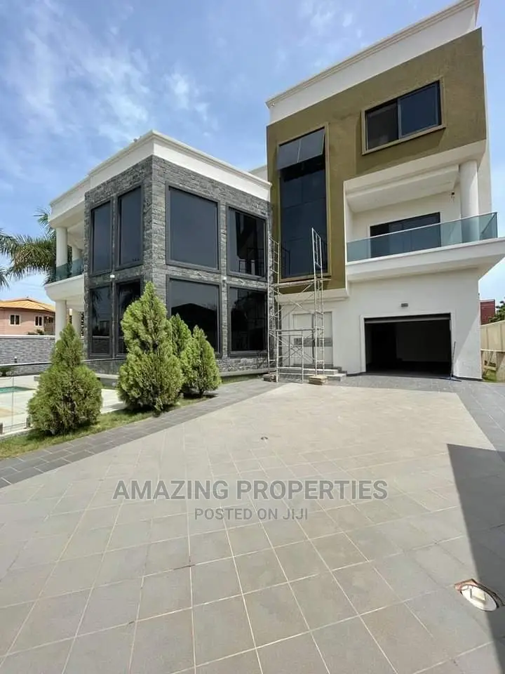 5bdrm House in for Sale 5 Bedroom for Sale in East Legon