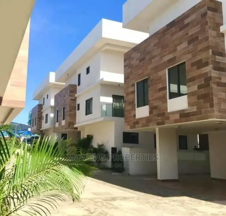 4bdrm Townhouse/Terrace in Airport Residential Area for Rent in Airport Residential Area