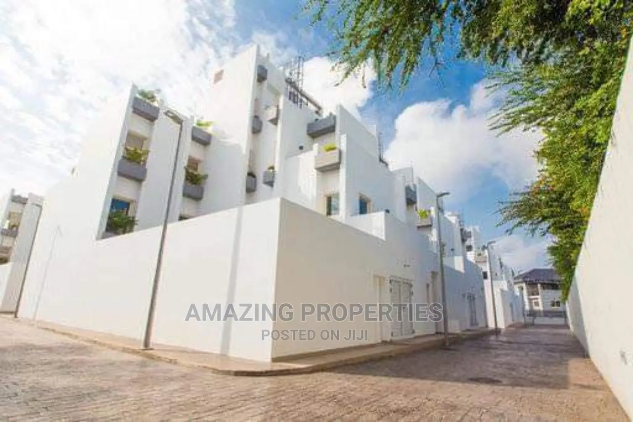 4bdrm Townhouse/Terrace in Cantonments for Rent in Cantonments