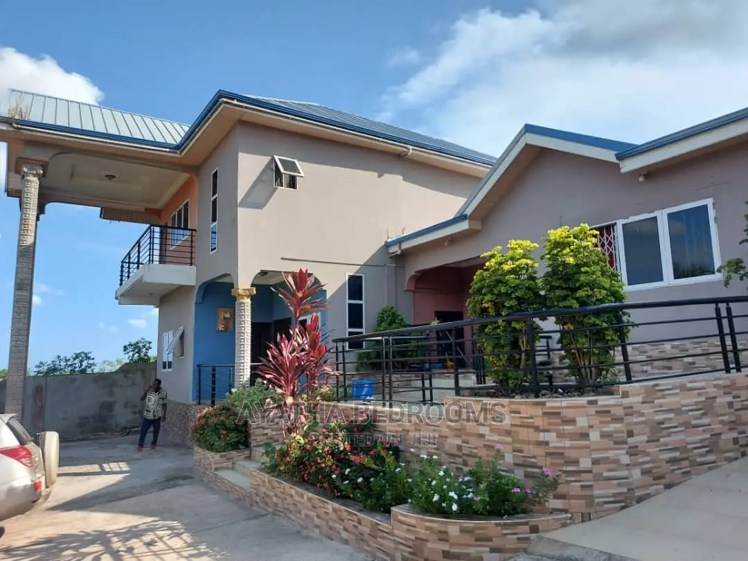 5bdrm House in Ayathar Bedroom, Accra Metropolitan for Sale in Accra Metropolitan