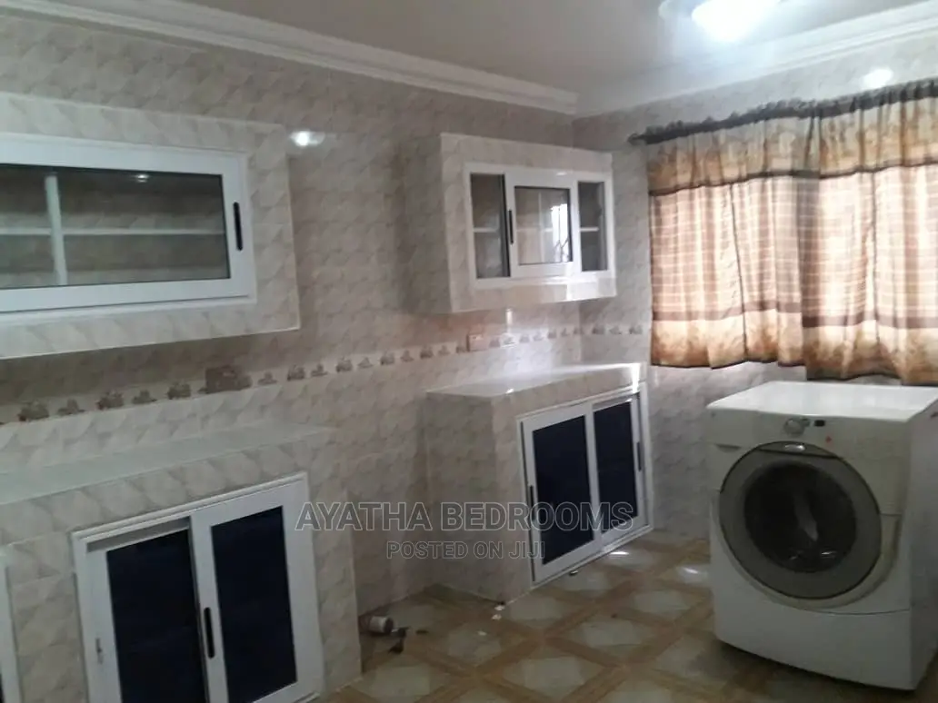 5bdrm House in Ayathar Bedroom, Accra Metropolitan for Sale in Accra Metropolitan
