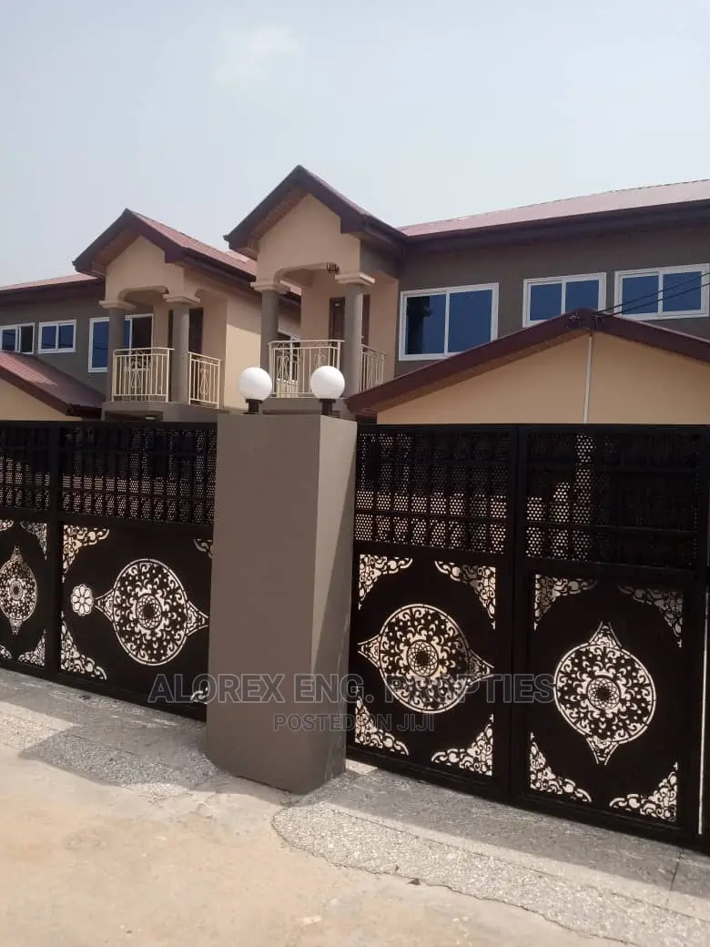 3bdrm House in Self Compound, Abokobi for rent in Abokobi