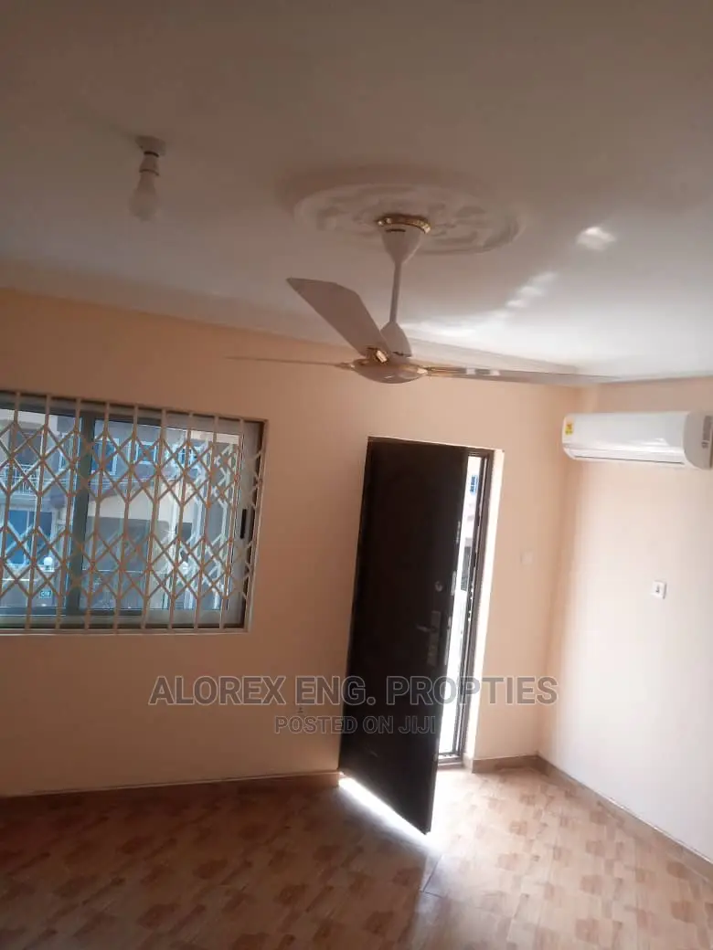 3bdrm House in Self Compound, Abokobi for rent in Abokobi