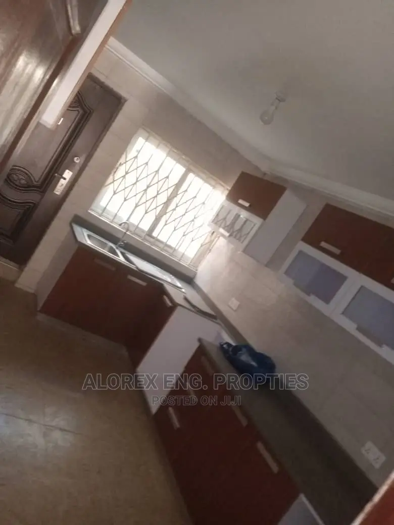 3bdrm House in Self Compound, Abokobi for rent in Abokobi