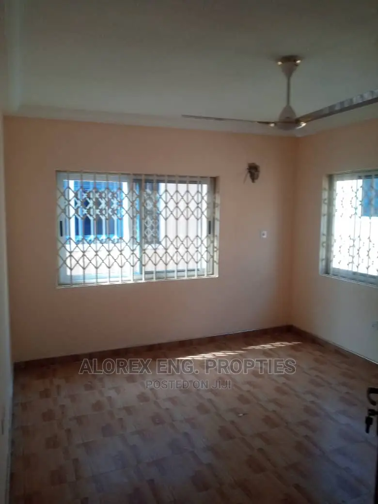 3bdrm House in Self Compound, Oyarifa for rent in Oyarifa