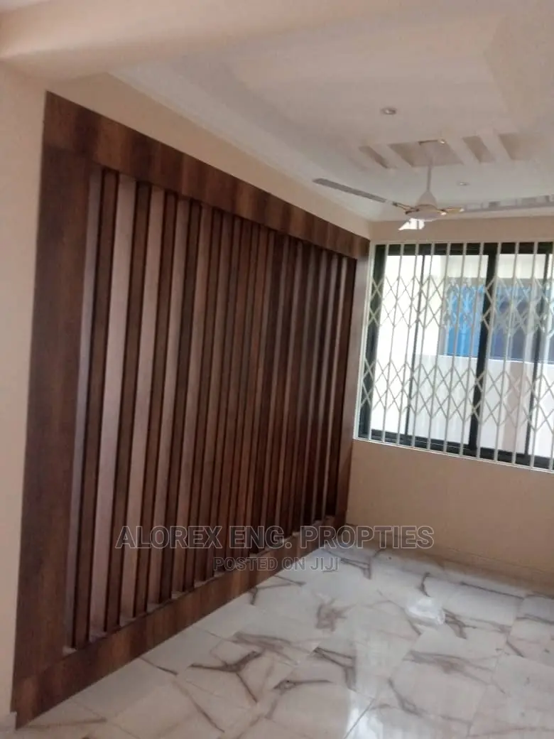 3bdrm House in Self Compound, Oyarifa for rent in Oyarifa