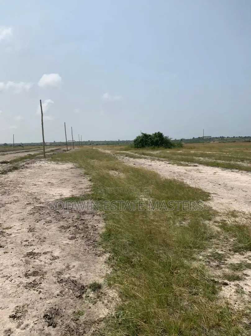 Get Your Self a Plot of Land. in Tema Metropolitan