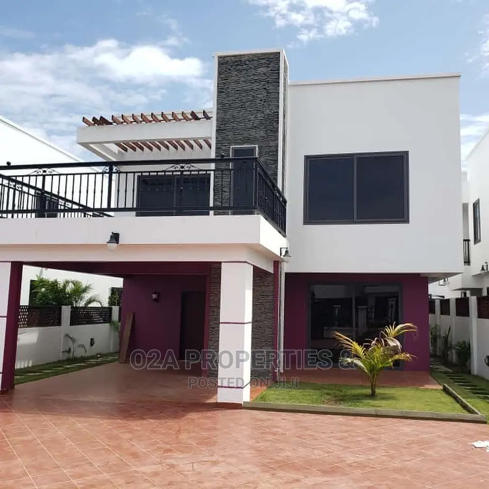 4bdrm House in Baatsona Total for sale in Baatsona Total
