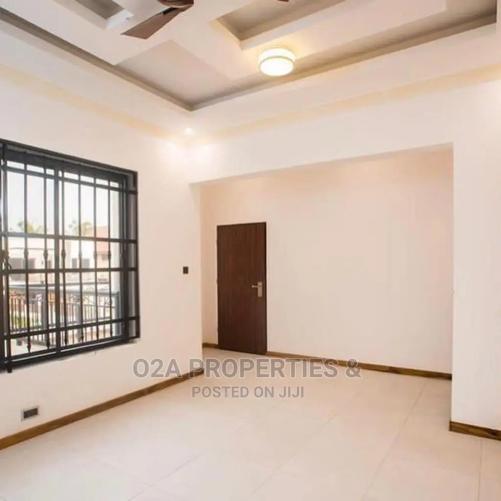 4bdrm House in Baatsona Total for sale in Baatsona Total