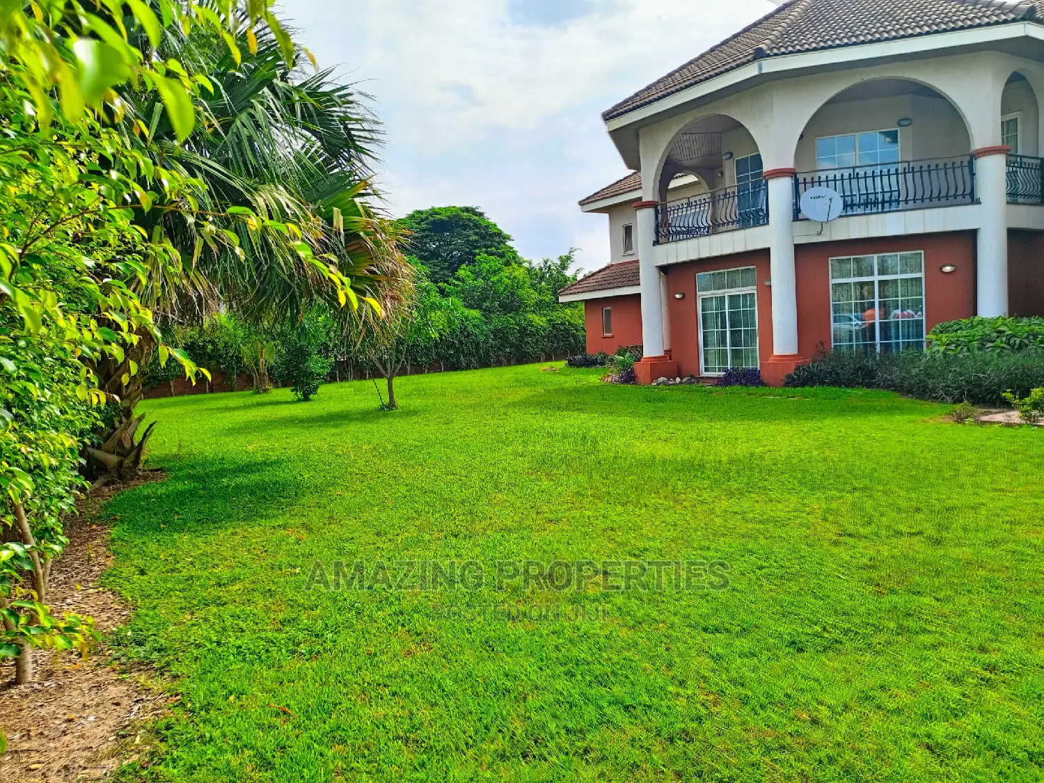 5bdrm House in East Legon for sale in East Legon