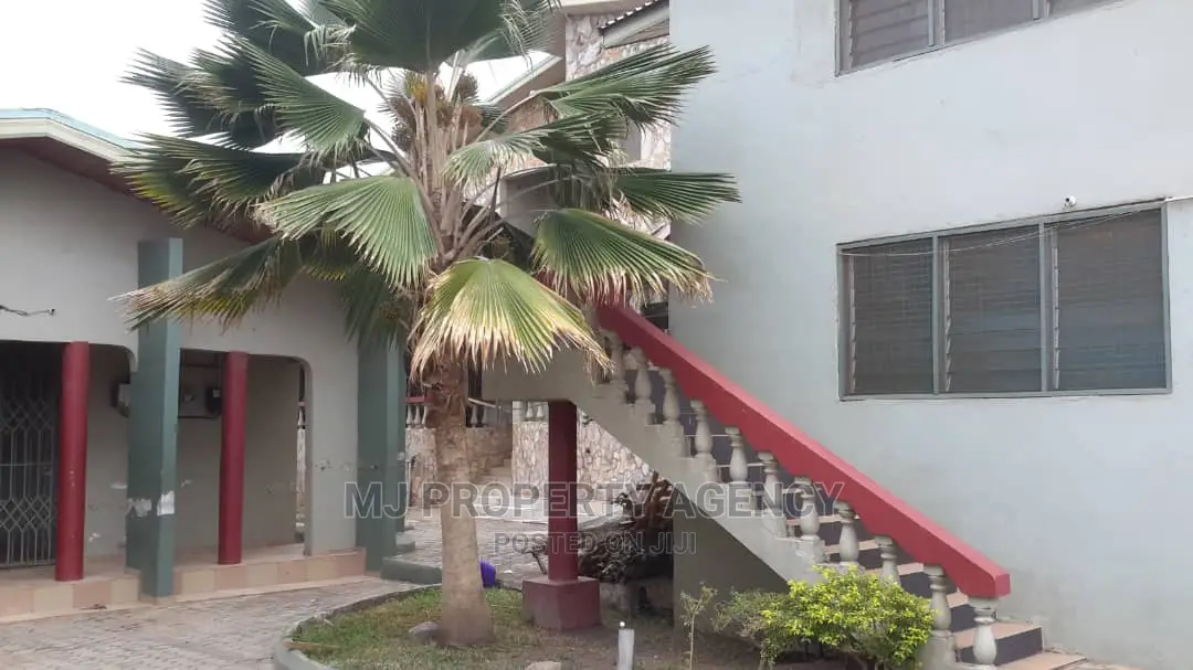 24 Bedroom House Around Gimpa in North Legon