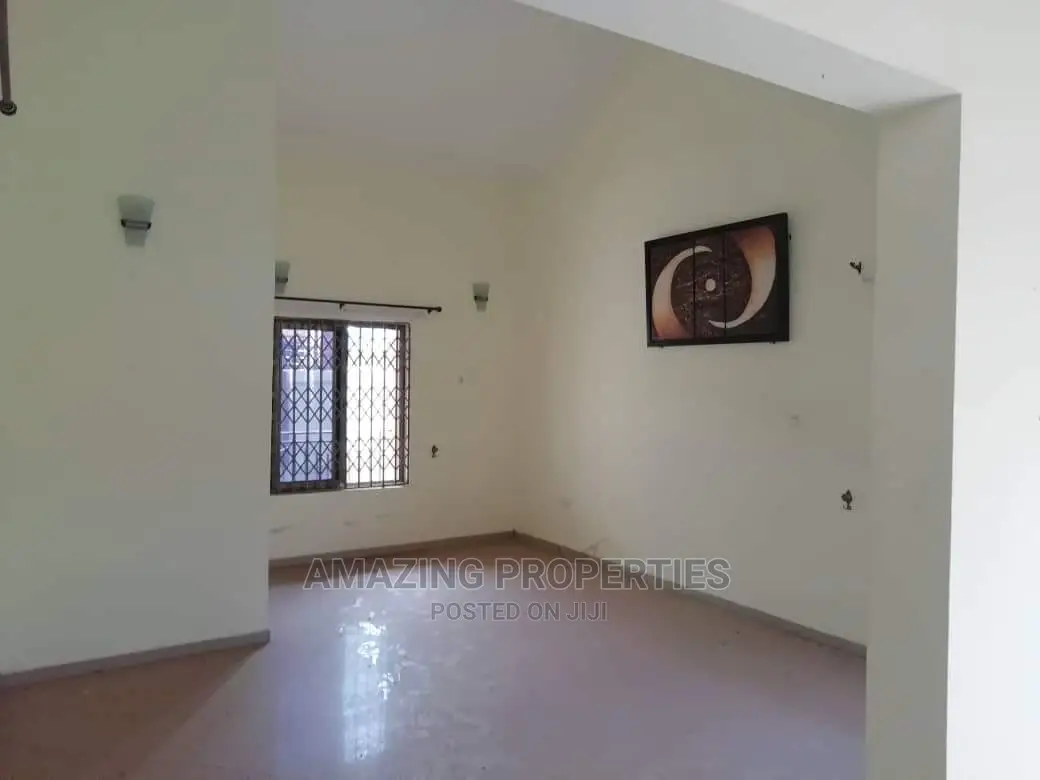 Office for Rent 5bed House 3boys Qt Airport Residential Area in Airport Residential Area