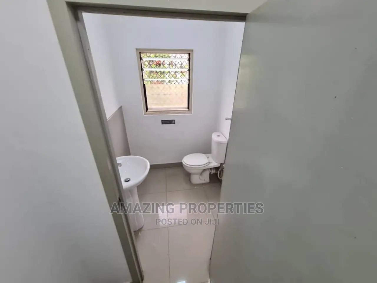 5bdrm House in Airport Residential Area for Rent in Airport Residential Area