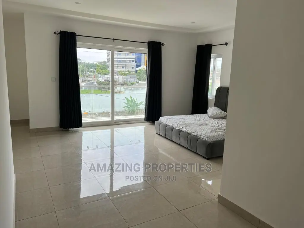 Furnished 4bdrm Townhouse/Terrace in East Cantonments for Rent in Cantonments