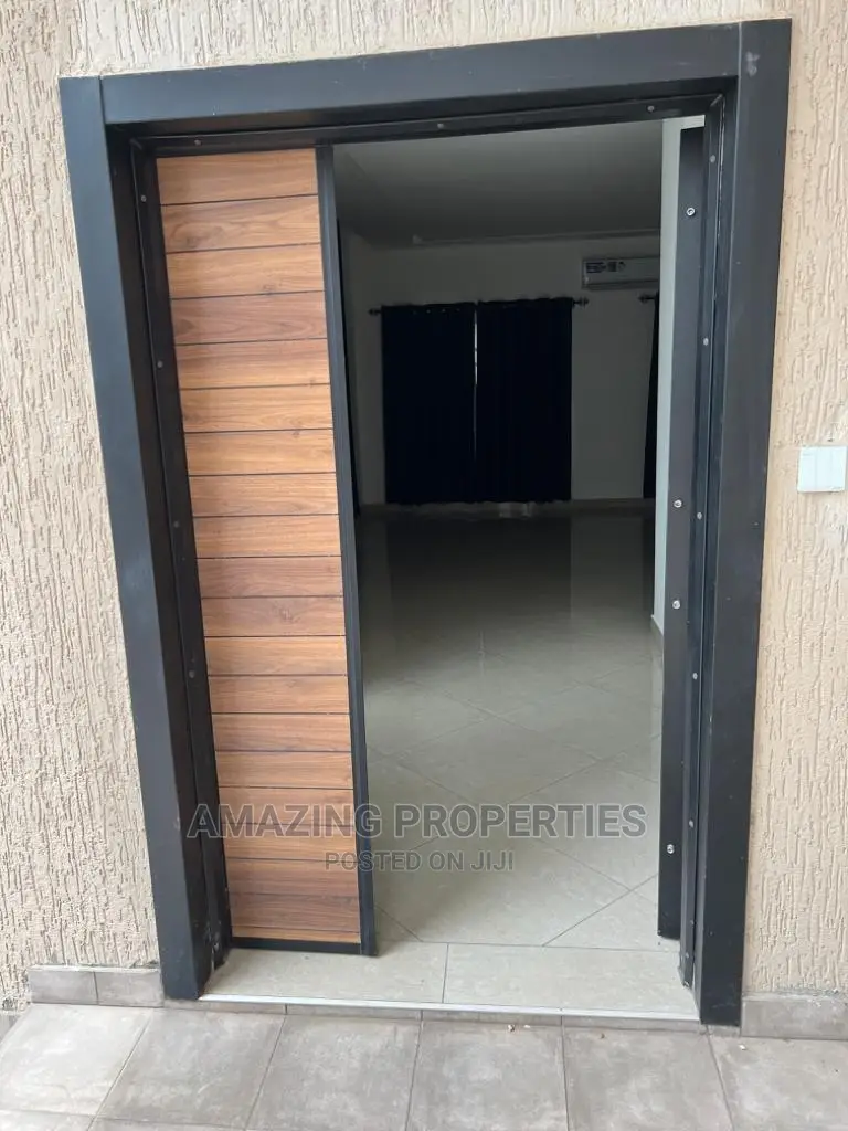 Furnished 4bdrm Townhouse/Terrace in East Cantonments for Rent in Cantonments