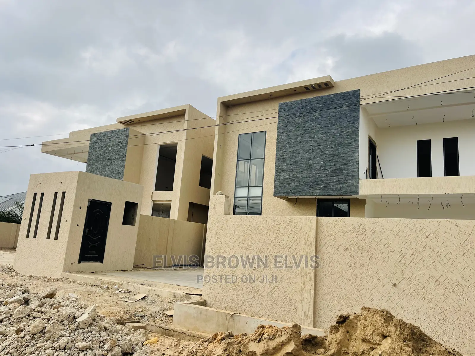 4bdrm Mansion in Living Large, East Legon for Sale in East Legon