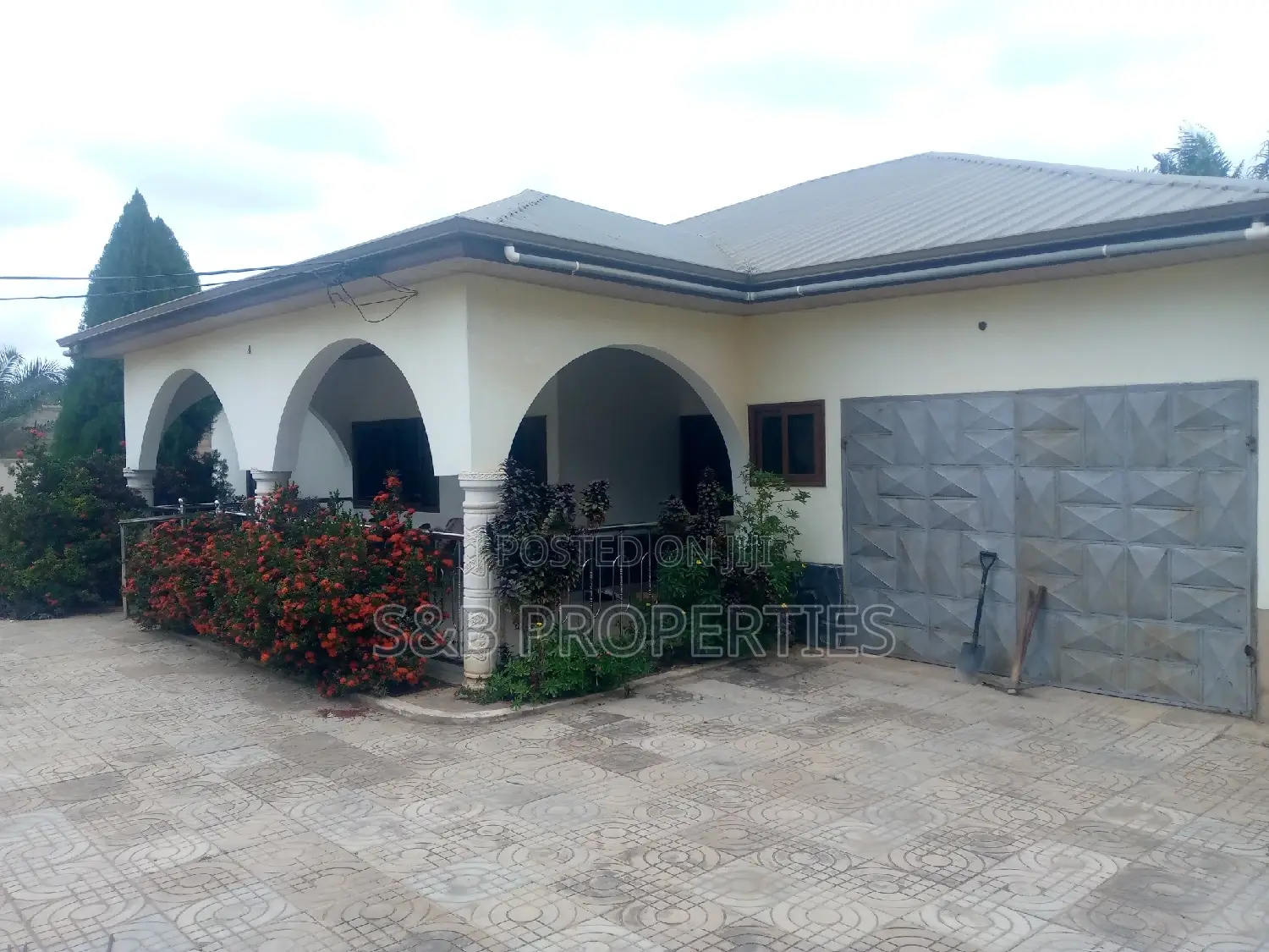 5bdrm House in Kwabenya Acp, Ga East Municipal for sale in Ga East Municipal