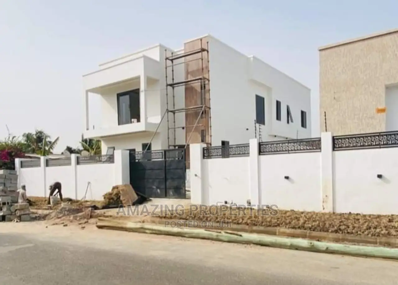 4bdrm House in Spintex Batsonaa for sale in Spintex