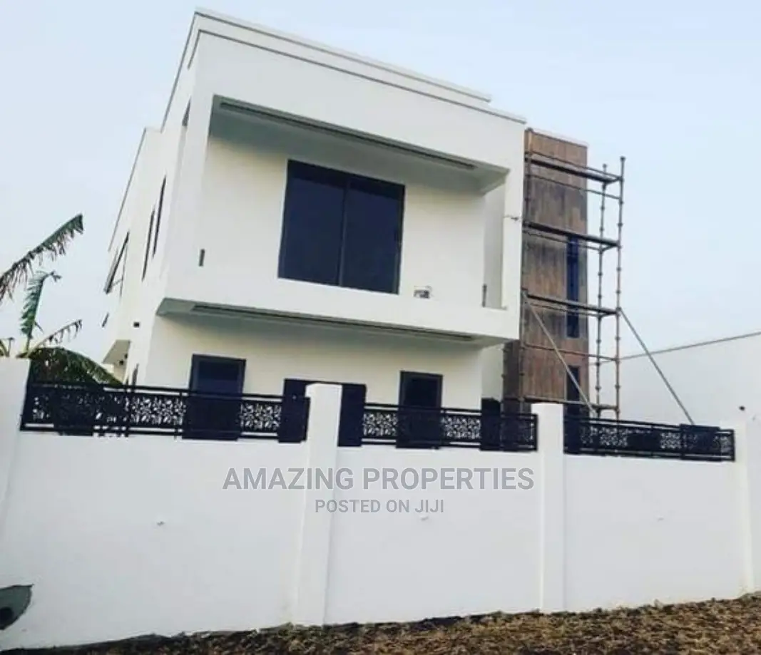 4bdrm House in Spintex Batsonaa for sale in Spintex
