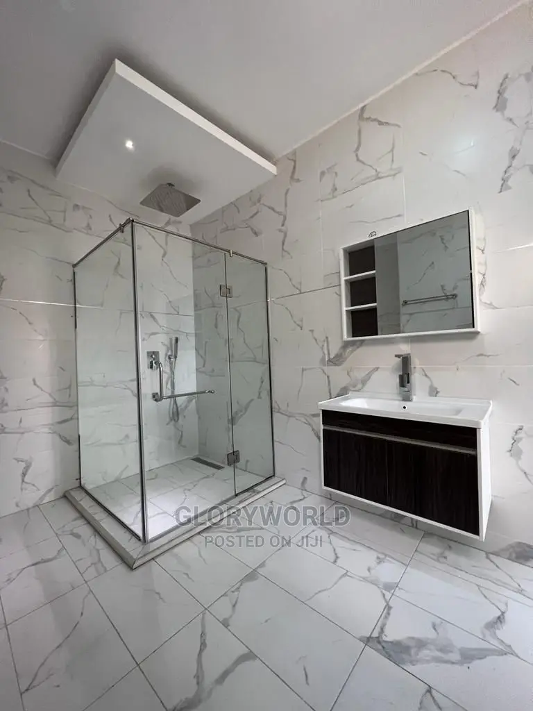 5bdrm House in East Legon for sale in East Legon