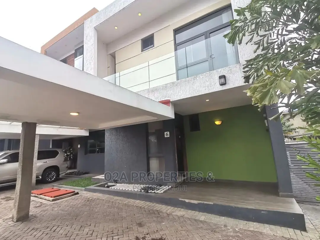 3bdrm House in Airport Residential Area for Sale in Airport Residential Area
