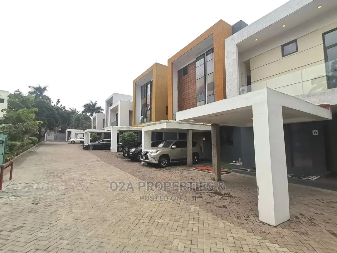 3bdrm House in Airport Residential Area for Sale in Airport Residential Area