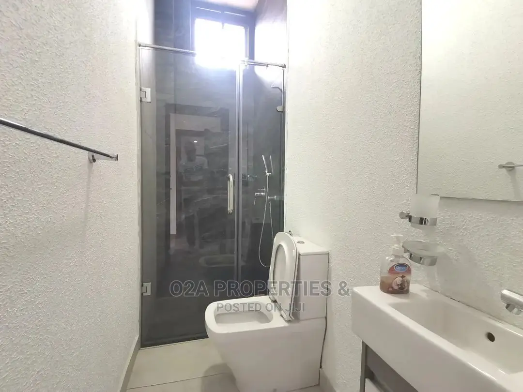 3bdrm House in Airport Residential Area for Sale in Airport Residential Area