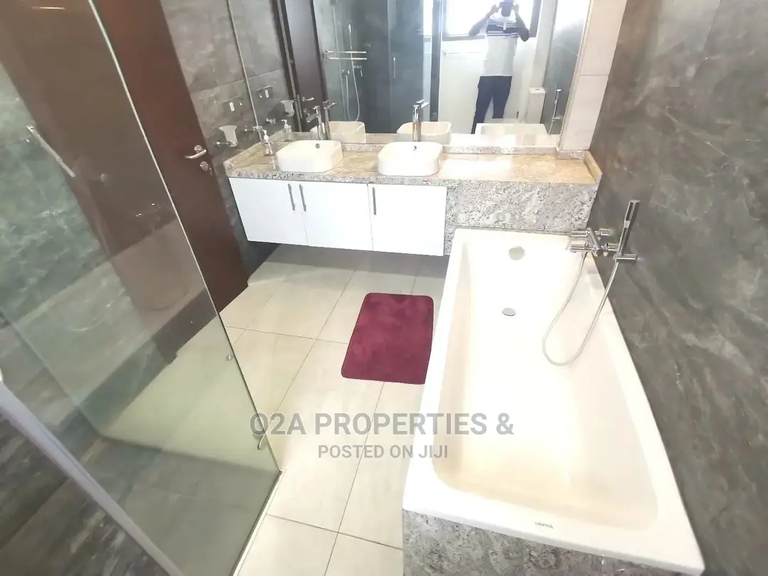 3bdrm House in Airport Residential Area for Sale in Airport Residential Area