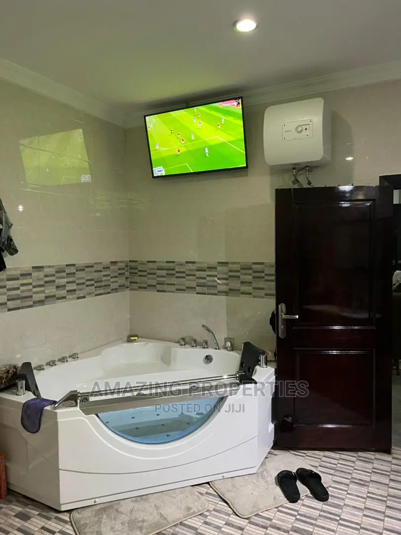 Furnished 6bdrm House in 6 Bedrooms Fully for Sale in East Legon