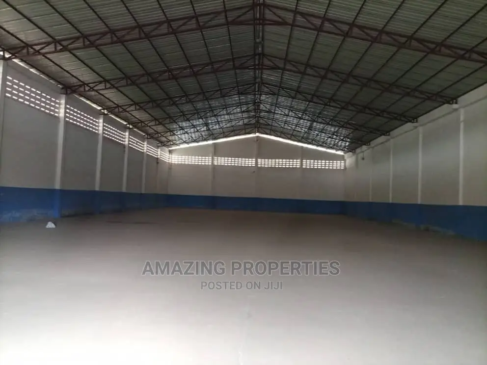 For Rent 1000sqm Were House in Spintex