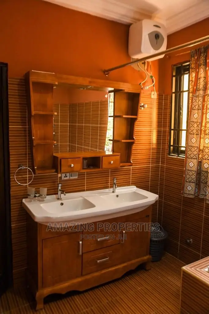 4bdrm House in Sakumono, Spintex for Sale in Spintex