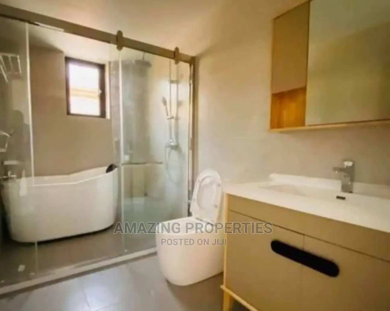 4bdrm House in Adjiriganor for Sale in Adjiriganor
