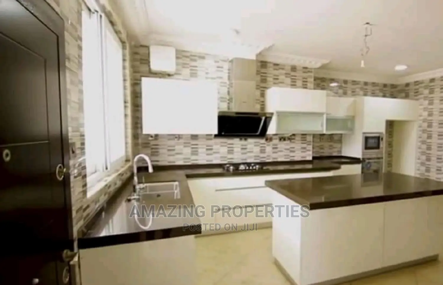 4bdrm House in Adjiriganor for Sale in Adjiriganor