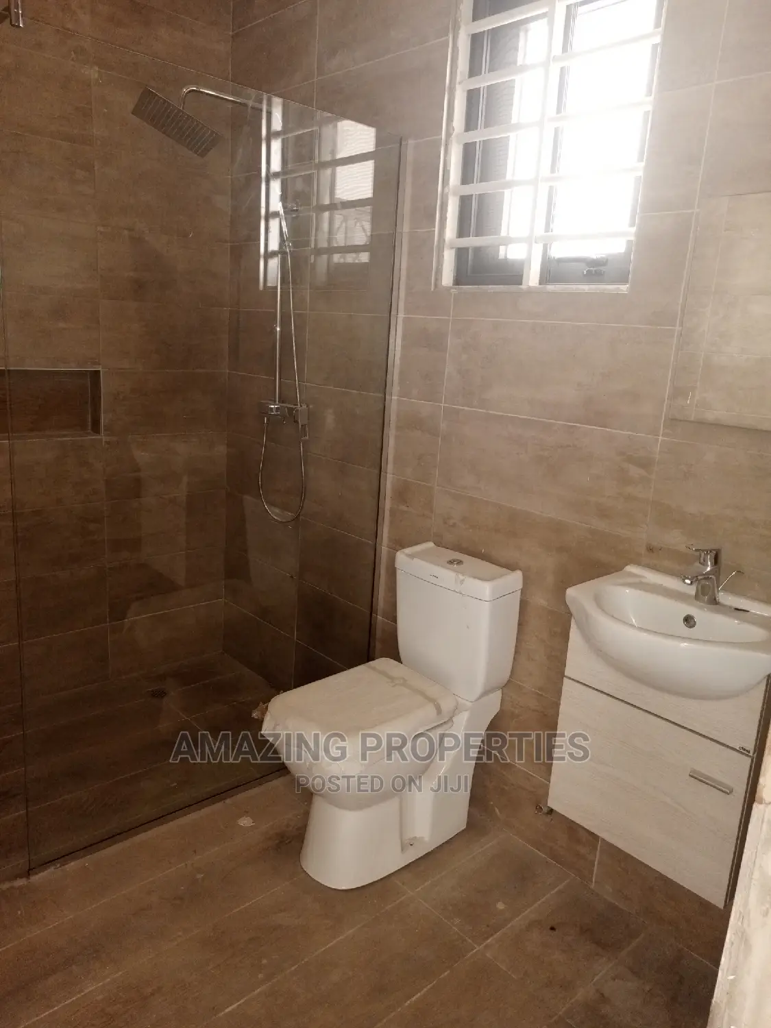4bdrm House in Amazing Properties, Spintex for Sale in Spintex