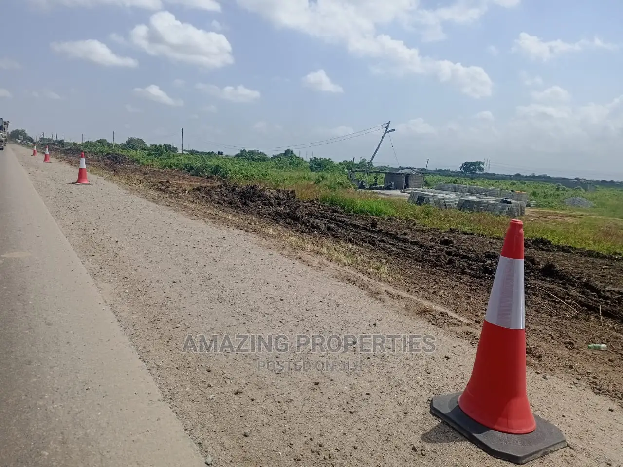 48 Acres of Titled Land.
Location; Data Link University. in Accra Metropolitan