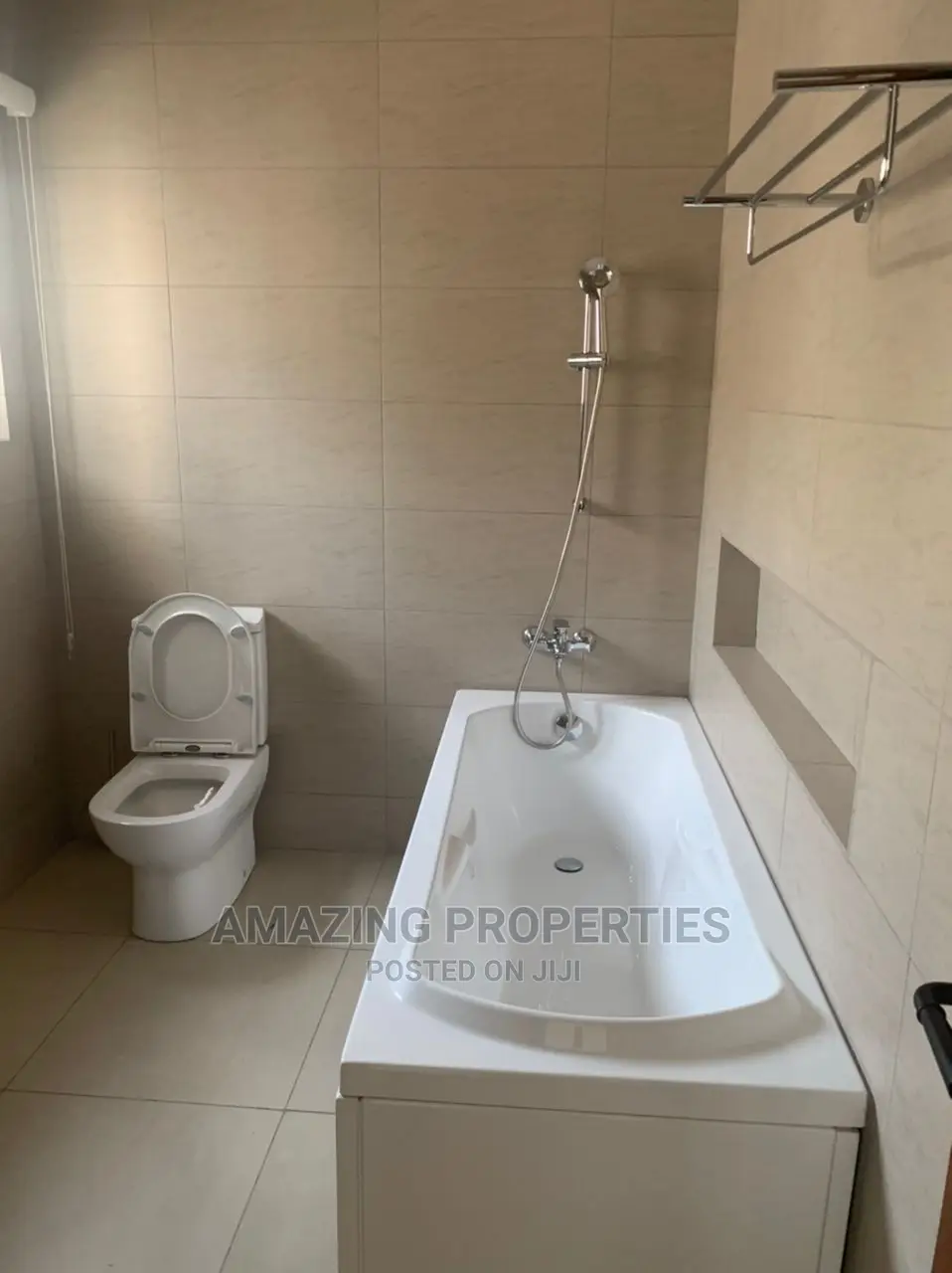 5bdrm House in 5 Bedroom Self for Sale in Airport Residential Area
