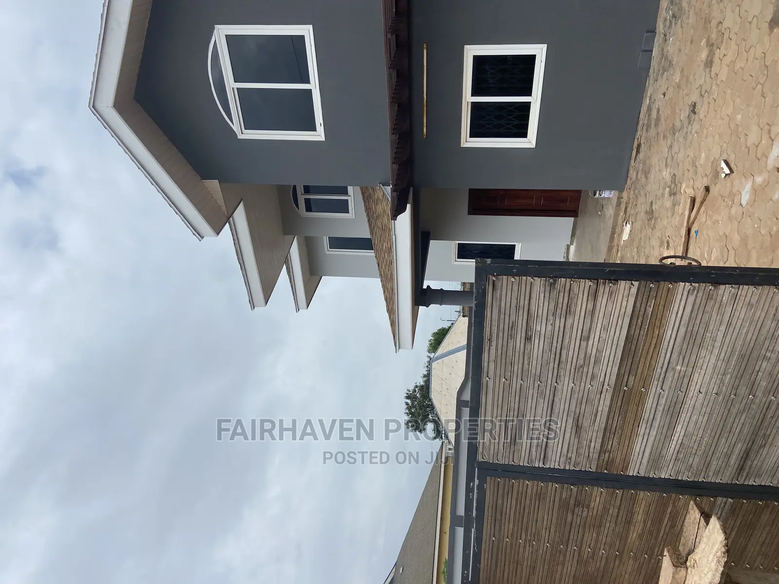 3bdrm House in Tseaddo, Teshie for Rent in Teshie