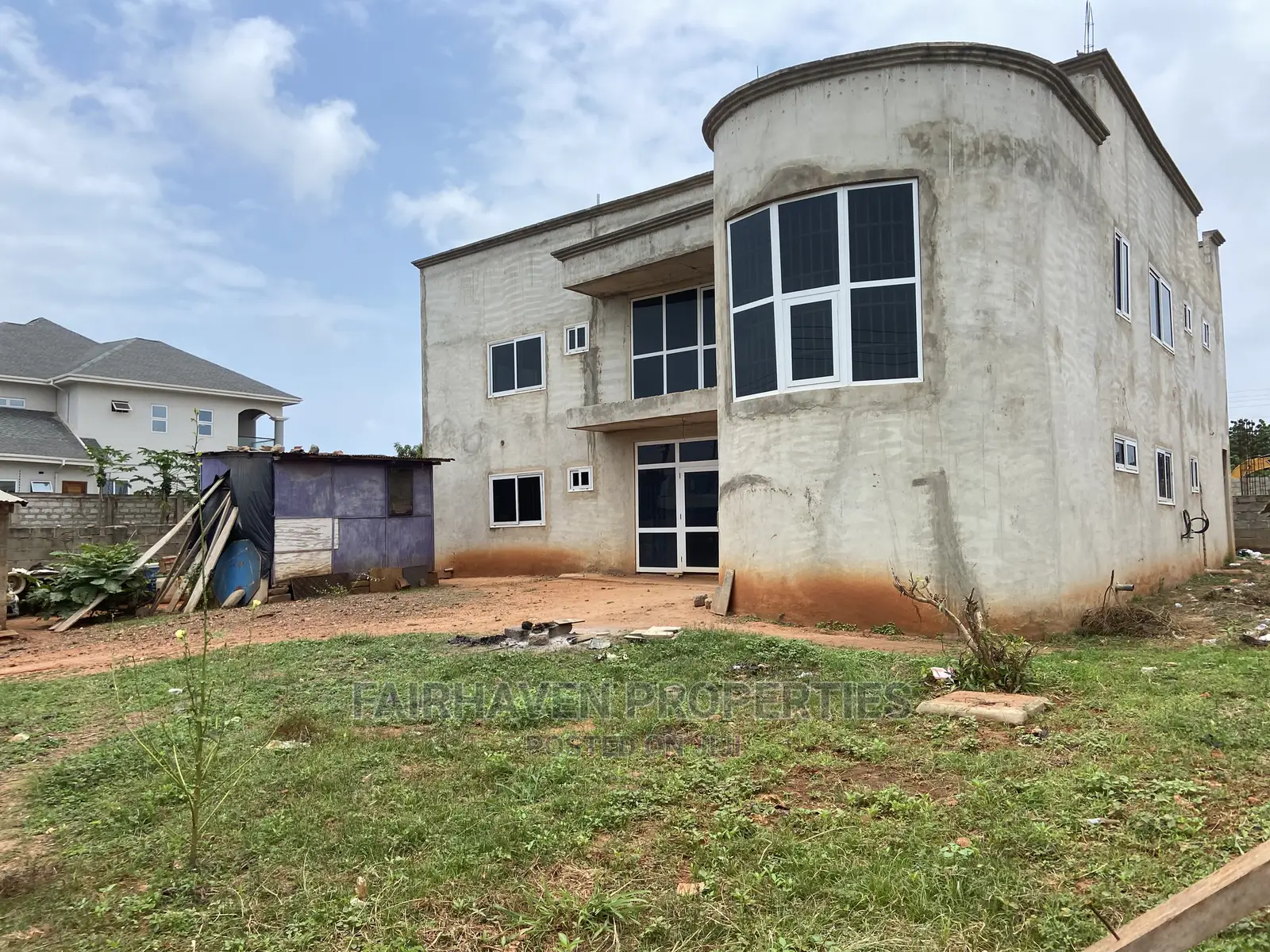 4bdrm House in East Airport for Sale in Airport Residential Area