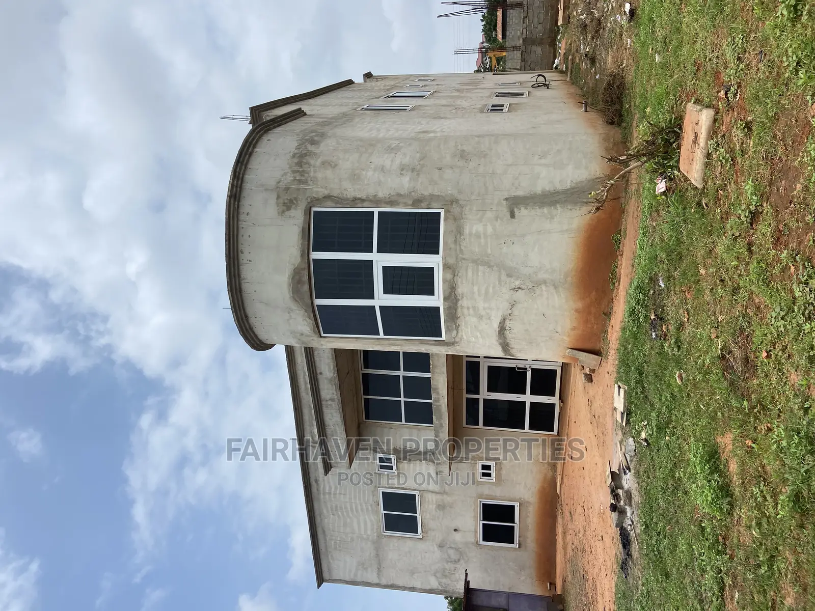 4bdrm House in East Airport for Sale in Airport Residential Area
