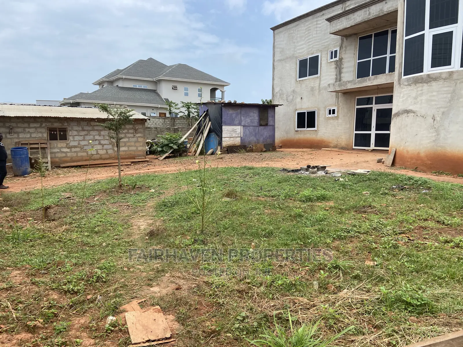 4bdrm House in East Airport for Sale in Airport Residential Area