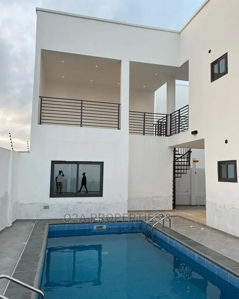 Furnished 4bdrm House in School Junction for Sale in School Junction